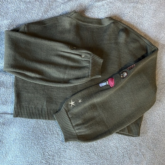 sweater - Picture 3 of 3